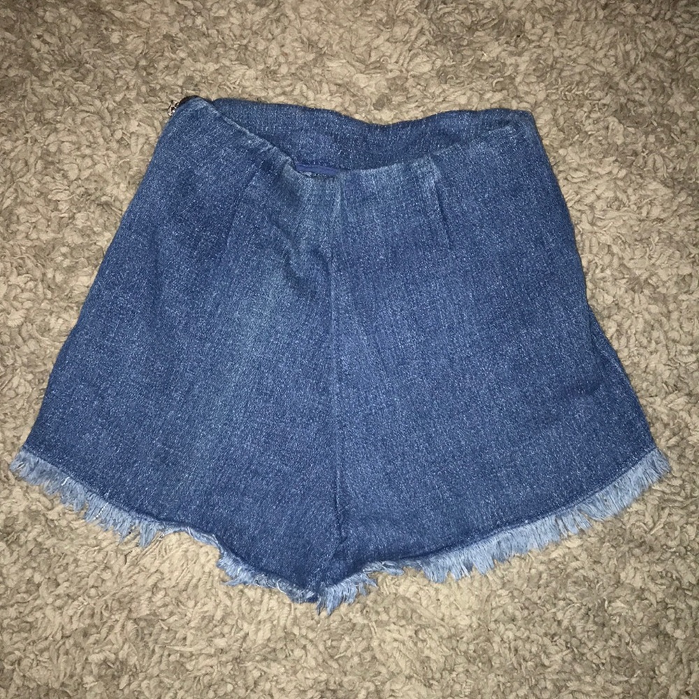Zara high waisted frayed hemmed shorts